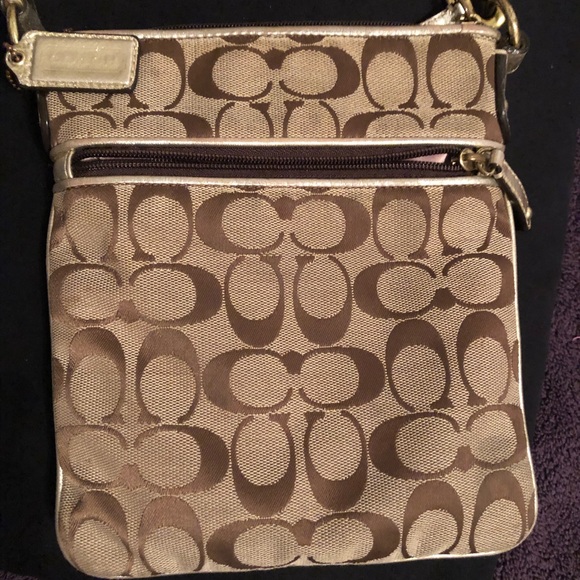 Coach Crossbody Bag with Hang Tag - Picture 3 of 6